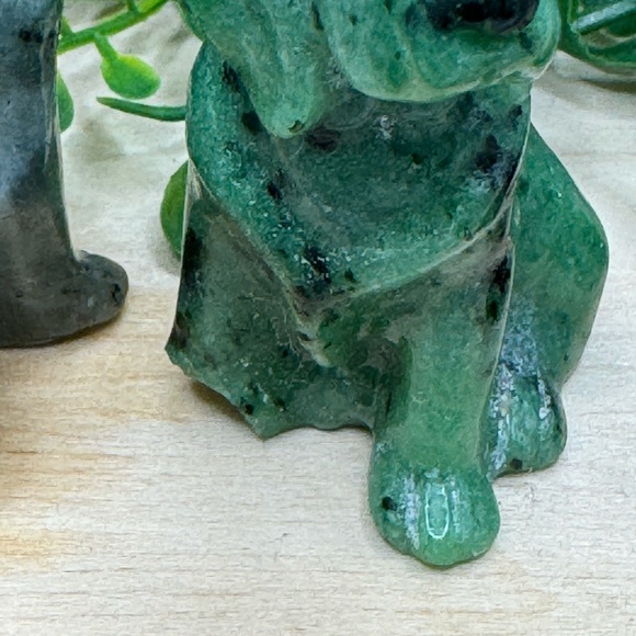 DISCOUNTED 3 Bundle Crystal Dog Carving w/ 1 Free Dog - Picture 8 of 9